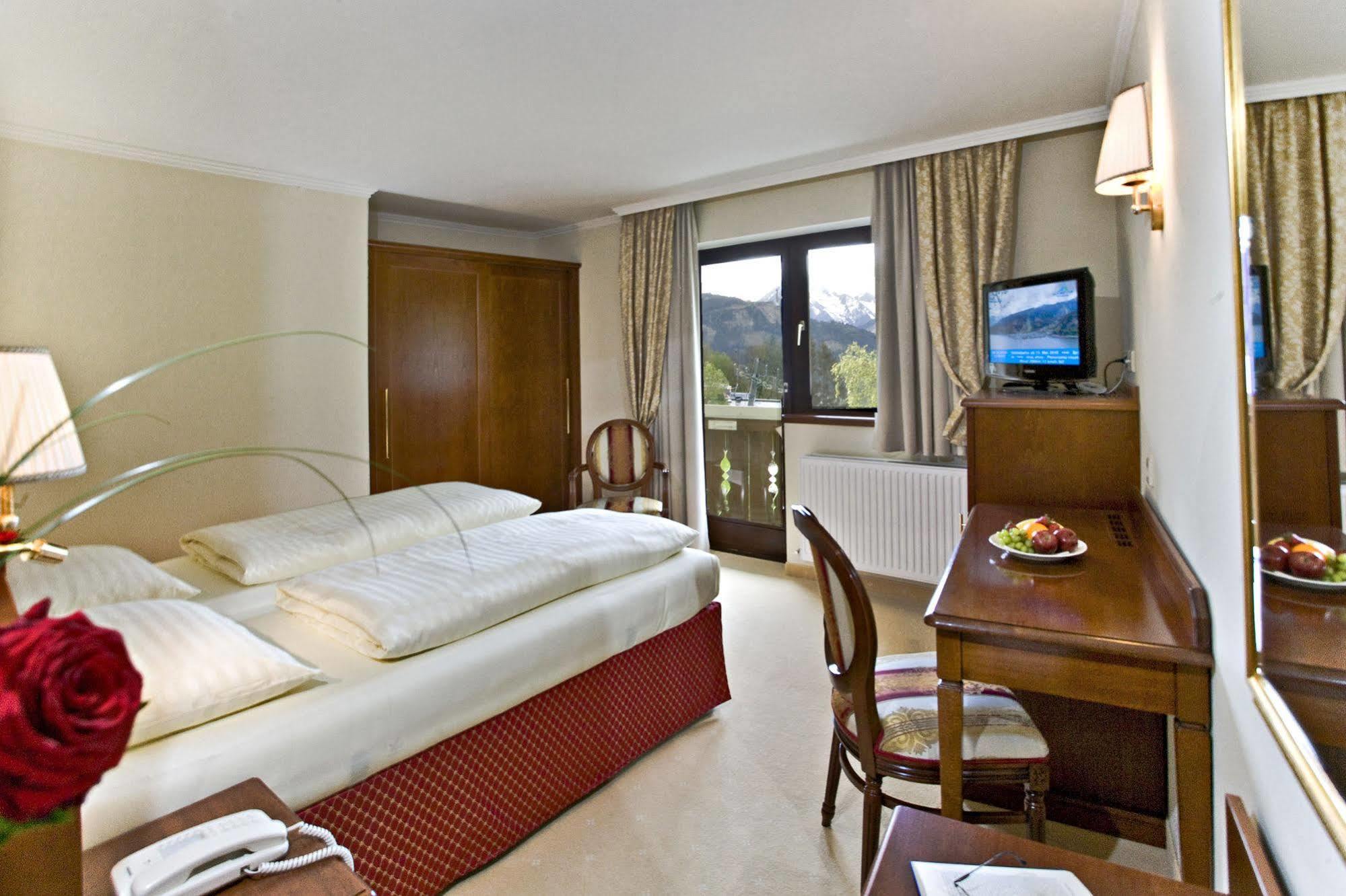 Hotel Berner Zell am See Oda fotoğraf